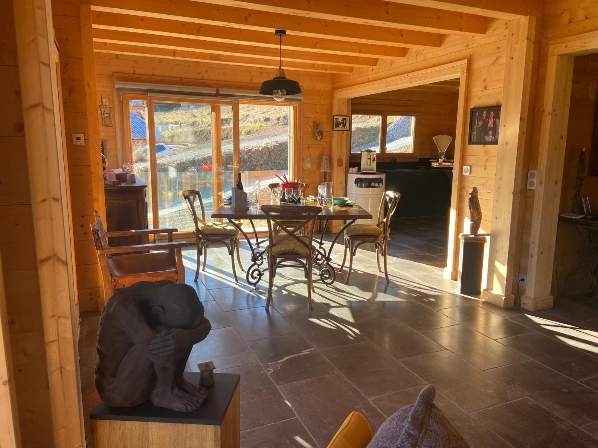 Luane Pres De Valberg *