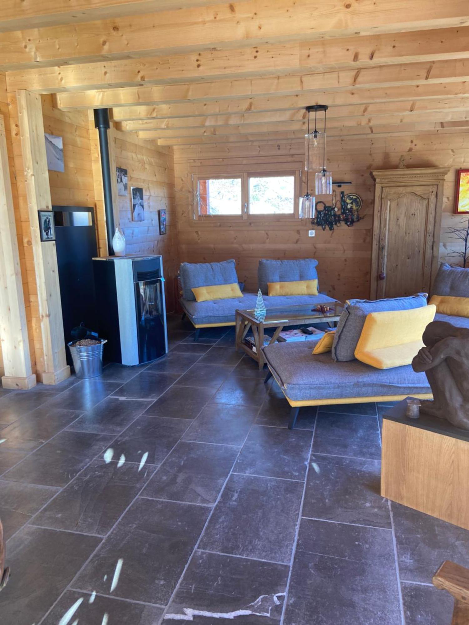 Luane Pres De Valberg Chalet