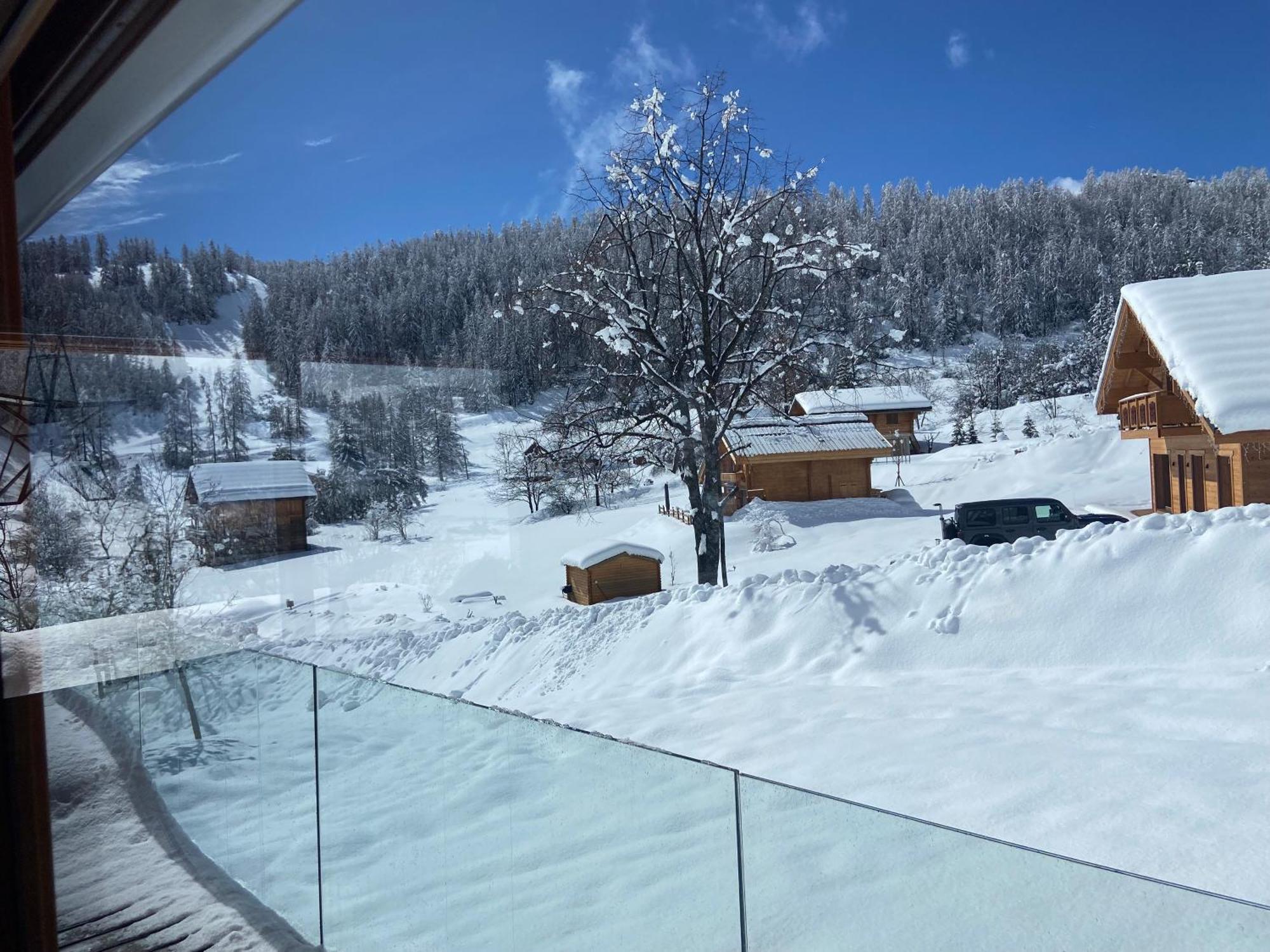 Luane Pres De Valberg *